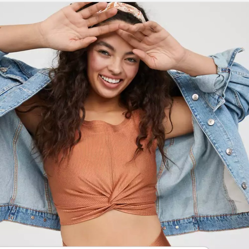 Aerie OFFLINE Ribbed Shine Twist Front Sports Bra